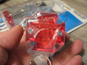 Drag Specialties / Harley Davidson Ds-2040-0004 1.5 Inch Red Lens Maltese Marker Lights - Chrome