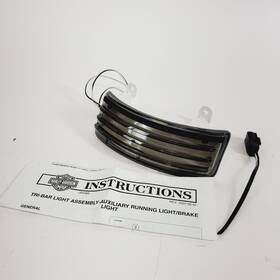Harley-davidson 160880 Genuine Oem Rear Tri-bar Led Running Light - Street Glide 06-09