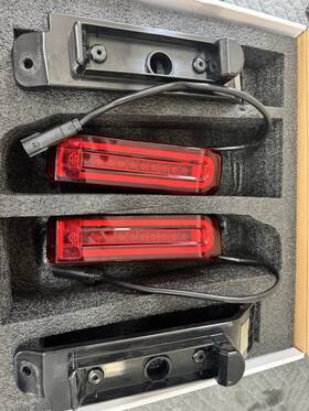 Harley-davidson 67801073 Oem Genuine Harley-davidson Touring Keystone Bag Filler Lights W Mounts