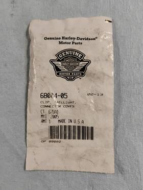 Harley-davidson 68004-05 Oem Taillight Connector Cover Clip Genuine Hd