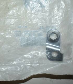 68198-00 Harley-davidson Standoff Directional Right P/n H1
