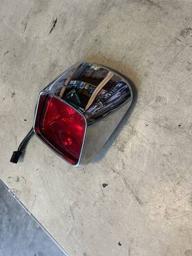 Harley-davidson 68478-05 V-rod Taillight With Rare Chrome Cover Vrod Vrsc Oem