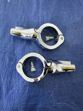 69433-08 Harley-davidson 08-17 Dyna Chrome Front Turn Signal Relocation Brackets Kit