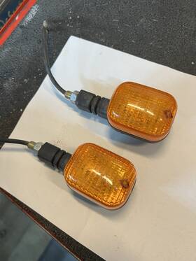 50r-00-48331 Honda Oem Original 2000 Xr 650r Blinkers. Stock Blinkers . Great Shape