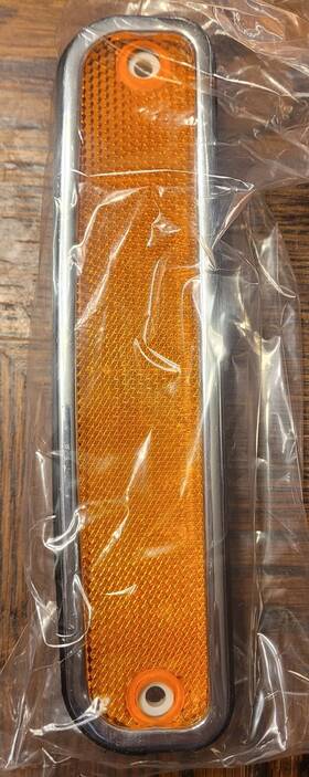 36-4456 Lmc 1973-1980 Chevy C10 Pickup Front Sidemarker Lamp With Chrome Trim