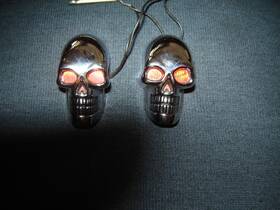 V-twin Mfg 33-0626 Die Cast Skull Marker Lights 12v. High Quality- Used- V-twin #33-0626